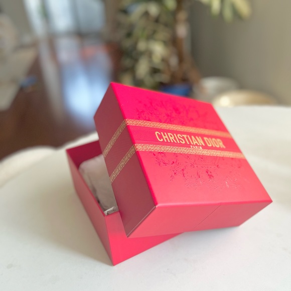 Christian Dior Red & Gold Embossed Gift Box - Picture 6 of 11
